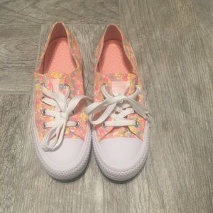 Multicolored Converse Coral style Ox